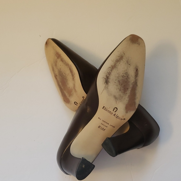 Etienne Aigner Taylors brown 2" heels - Picture 3 of 5